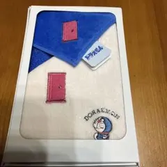 新品 ！ タオルハンカチ 　どこでもドア　二枚セット　ドラえもん