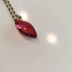 ネックレス　ドロップ型　深オレンジ色