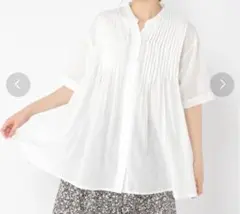 ピンタックブラウス