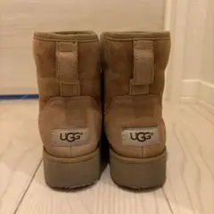 ugg クラシックミニ　22.5cm