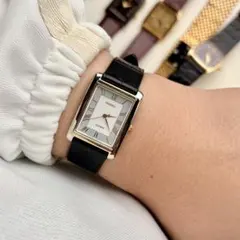ビンテージ JUVENIA 手巻き ローマン金文字盤 タンク 1970年代 ビンテージ JUVENIA 手巻き ローマン金文字盤 タンク 1970年代 - メルカリ