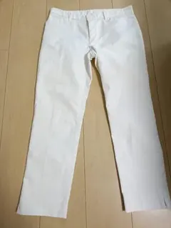 UNIQLO ホワイト クロップドパンツ