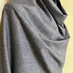 グレーとオレンジのチェック柄生地