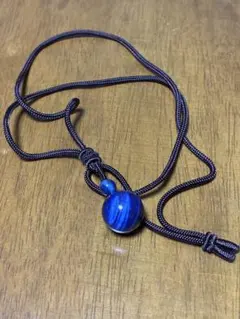 青い天然石の紐ネックレス