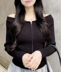 オフショルダー ブラック ニット