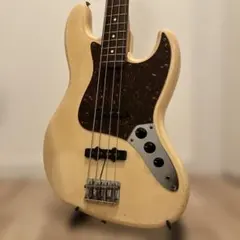 Fender Japan ジャズベース JB62 Eシリアル　ビンテージホワイトのサムネイル