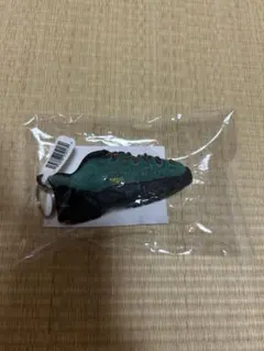 KEEN JASPER キーチェーンGREENとREDのサムネイル