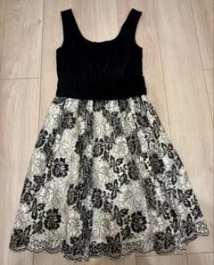 【美品】ジルスチュアート　黒と白の花柄レース　パーティードレス　卒業　入学