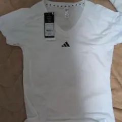アディダスランニングシャツ