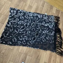 美品シルク100%黒ストール　ベルベット素材の葉模様
