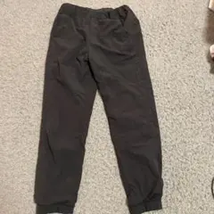 UNIQLO 黒 長ズボン 135-145㌢