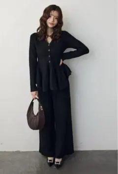 一度着用のみ　ペプラムニットセットアップ frene フラーネ 同型