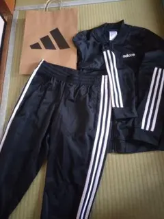 お値下げしました❣adidas ブラック ジャージ 3本ラインのサムネイル