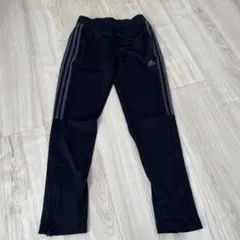 adidas 黒 長ズボン サイドストライプ　150