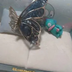 蝶デザイン ヘアクリップ 青とシルバー