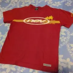 【nev】 赤のサーフ プリント Tシャツ 140のサムネイル