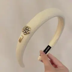 カチューシャ　アイボリー　ゴールド 花 モチーフ フォーマル 卒園卒業入園入学