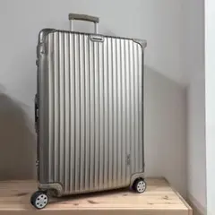 RIMOWA TOPAS TITANIUM PREMIUM 98Lキャリーケースのサムネイル