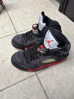 Air Jordan5 ブラック/レッド ハイカットスニーカー