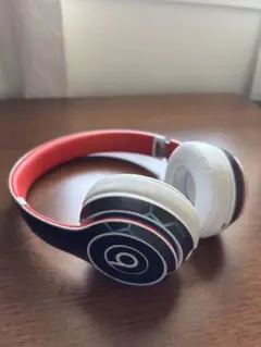 中古Beats ワイヤレスヘッドホン SOLO Wireless A1796のサムネイル