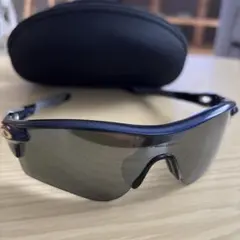 Oakley スポーツサングラス ダークグレー ケース付きのサムネイル