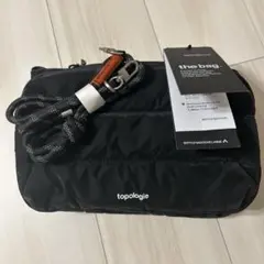 即購入可❣️topologie ブラック ショルダーバッグ　ストラップ付き