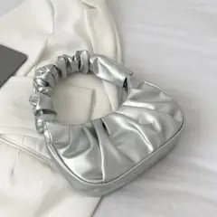 シルバー　ハンドバッグ