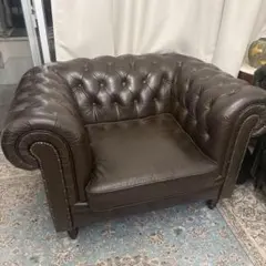 ダークブラウン チェスターフィールドソファ