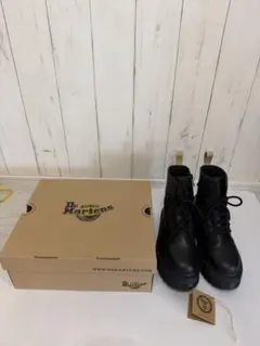 Dr.Martens 8ホール 厚底 JADON VEGAN 箱付　　UK5のサムネイル