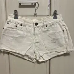 ホワイトデニムショートパンツ フリンジヘム