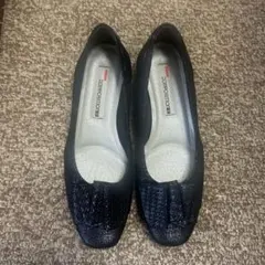 コンポジション　ネイビーラメ入り リボン付きパンプス