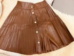 高級感　ZARA フェイクレザー　スカート