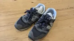 スニーカー　New Balance 373