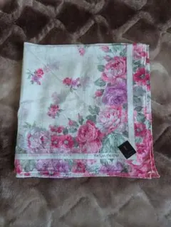 イヴ・サンローラン 花柄ハンカチ 約47cm