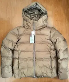 未使用 ユニクロ UNIQLO シームレスダウンパーカ ブラウン M