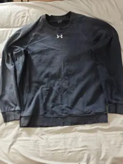 Under Armour ダークグレー トレーナー