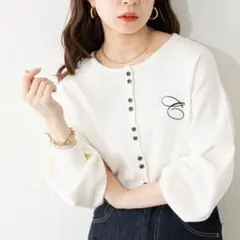 Chico 胸刺繍ボタンカーディガン