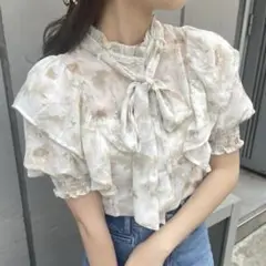 花柄 フリル パフスリーブ ブラウス 半袖のサムネイル