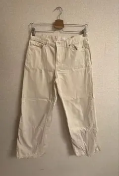 ユニクロ ジーンズ 白 ズボン