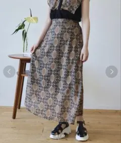 【美品】 idem　ペイズリーフレアスカート　ペイズリー　スカート　Ｓ　黒のサムネイル