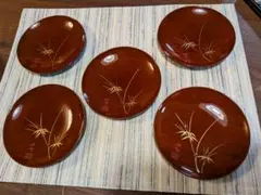 鎌倉彫 博陽堂 「福島秀岳」作 朱漆牡丹彫文 菓子皿/銘々皿 5客 K231