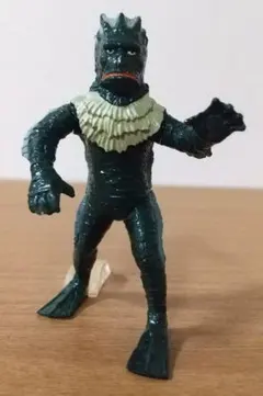 怪獣 フィギュア ウルトラマン バンダイHG ラゴン ミニカタログ付き