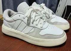 adidas CLOUDFOAM ホワイトスニーカー