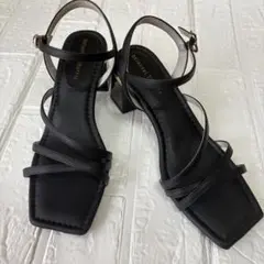 ブラックストラップサンダル ブロックヒール