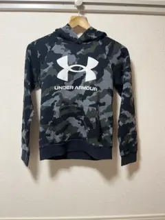 Under Armour kids パーカー