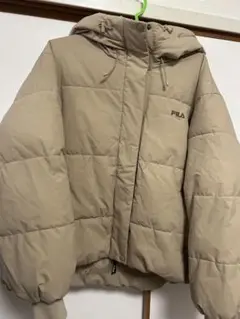 ☆美品☆ FILA ベージュ ダウンジャケットのサムネイル