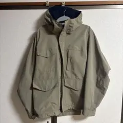 ユニクロ　ベージュ フード付き マウンテンパーカー