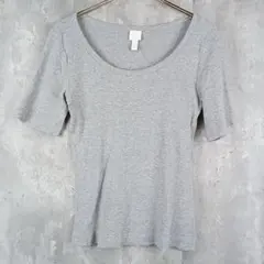 美品【H&M】グレーのリブニットトップス　インナートップス　シンプル　Ｌ