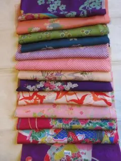 No.A515　古布の絹のハギレ　１３枚