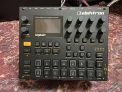 Item thumbnail for item a8041160-999f-4438-8b98-29bac653eb1c